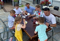 «Единая Россия» намерена усиливать меры господдержки молодых семей