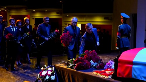 В Тюменской филармонии прошла церемония прощания с Сергеем Корепановым