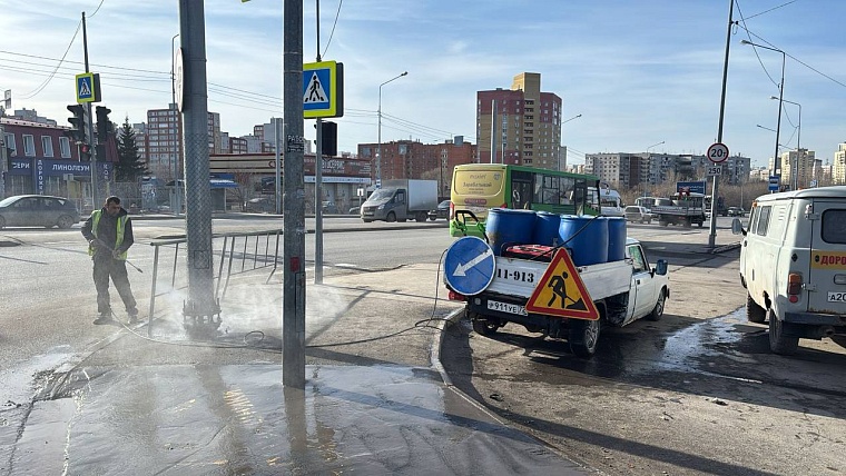 Тюмень начали отмывать после зимы