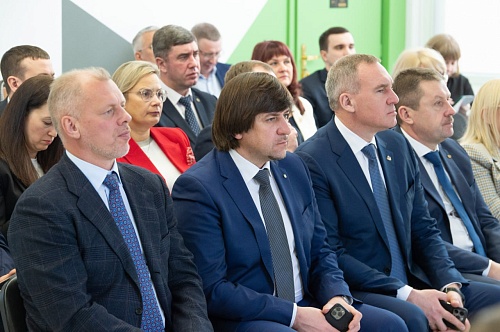 Поездки в Брестскую крепость, покупка агротехники: о чем договаривается делегация Тюменской области в Беларуси