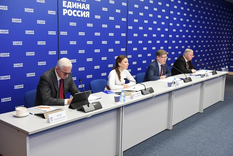 Новый закон о занятости от "Единой России" и Минтруда защитит права самозанятых и предпринимателей