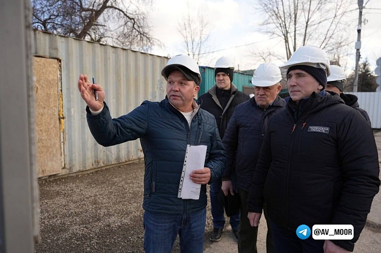 Губернатор Тюменской области проверил строительство новой поликлиники в Ишиме