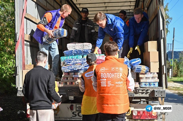 Александр Моор: Сегодня мы чествуем всех тех, кто готов бескорыстно помогать людям