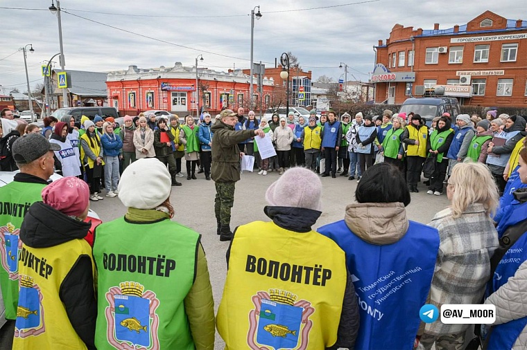 Александр Моор: Сегодня мы чествуем всех тех, кто готов бескорыстно помогать людям