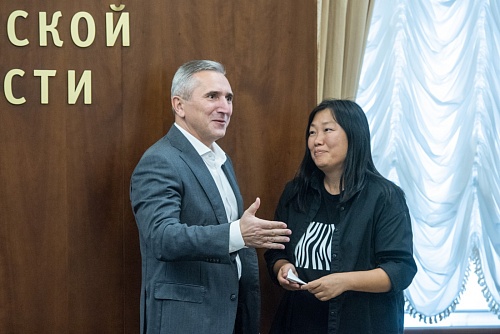 Губернатор Александр Моор и гендиректор "Вайлдберриз" обсудили детали сотрудничества