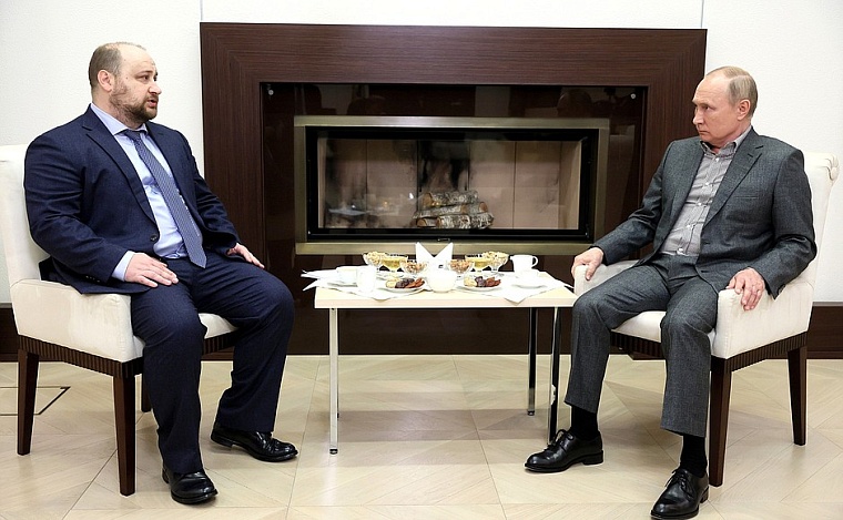 Путин сделал ревакцинацию от коронавируса «Спутником Лайт»