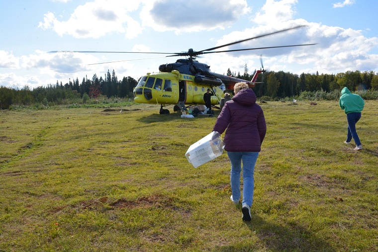 К избирателям Тюменской области - на вертолете