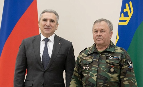 Александр Моор встретился с поисковиками по случаю 35-летия движения