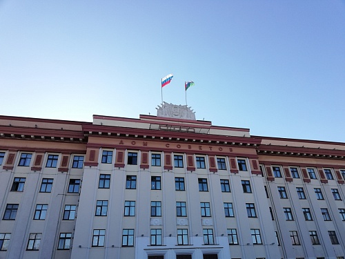 Тюменская облдума направит в российские министерства обращения, касающиеся травли пчел пестицидами