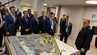 Премьер-министру РФ показали Лабораторно-исследовательский центр НОВАТЭК в Тюмени