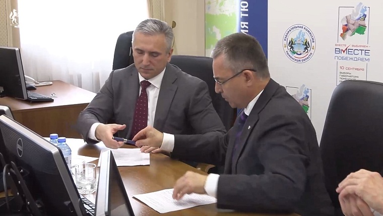 Александр Моор подал в избирком второй пакет документов в качестве кандидата в губернаторы