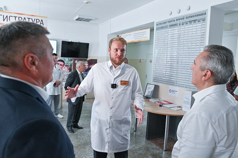 Александр Моор о больнице в Сладково: Делать ремонт нецелесообразно, дешевле возвести новое здание