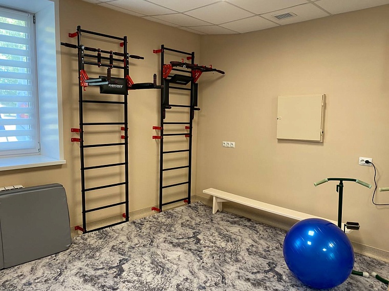 Александр Моор осмотрел площадь 100-летия Исетского района