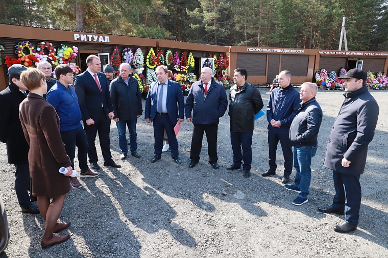 Депутаты Тюменской гордумы оценили работу администрации по содержанию и благоустройству мест захоронений