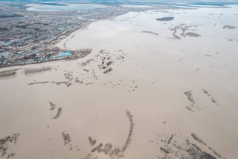 Село Казанское в окружении воды: фото с высоты птичьего полета
