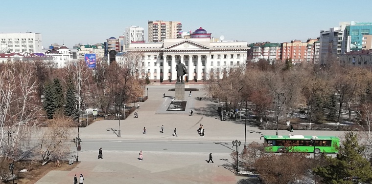 Закон, позволяющий губернатору руководить больше двух сроков подряд, рассматривают в первом чтении