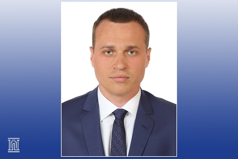 Хирург Антон Терехин получил удостоверение депутата Тюменской городской думы