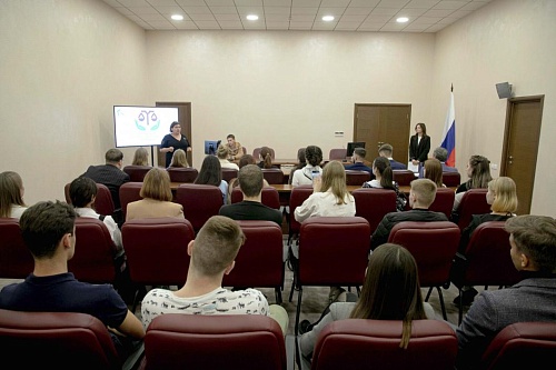 Общественники презентовали доклад подготовки к предстоящим выборам президента