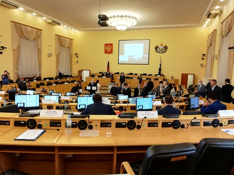 Андрей Артюхов остался первым заместителем председателя облдумы, должность заместителя заняла Наталья Шевчик