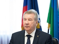 Борис Хохряков поздравил Сергея Корепанова с переизбранием