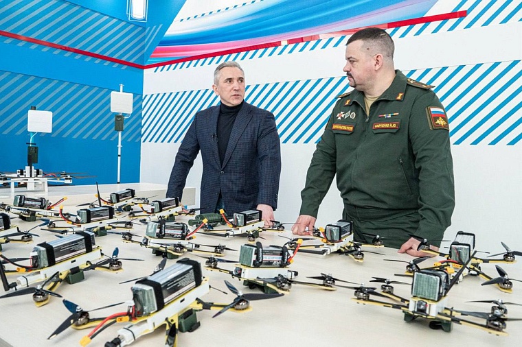 Губернатор Александр Моор оценил новейшую разработку тюменских специалистов для применения в зоне СВО