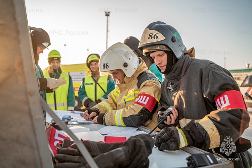 Владимир Якушев пожелал спасателям спокойных дежурств