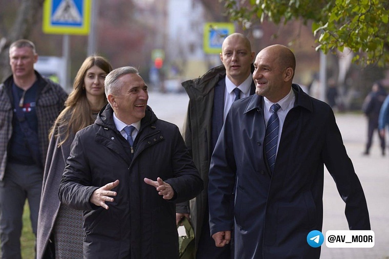 Александр Моор поздравил Артема Жогу с днем рождения