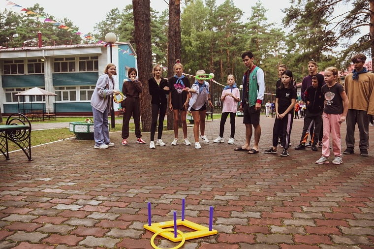 Губернатора Александра Моора поблагодарили за организацию летнего отдыха детей из Краснодона