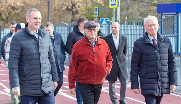 Депутаты гордумы присвоили звание Почетного гражданина Тюмени Михаилу Колосову