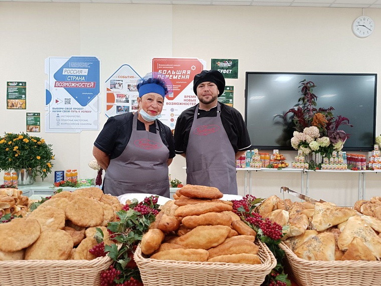 Жители Ново-Патрушево активно голосуют с самого утра