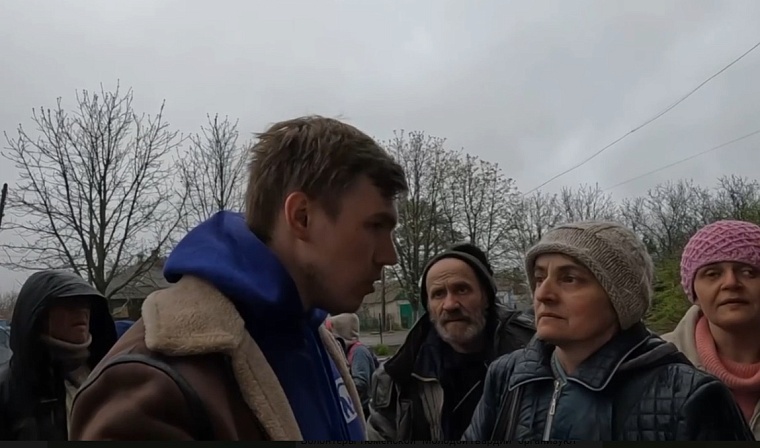 Владимир Сбитнев: Жители Мариуполя рассказывают, что солдаты ВСУ угрожали им и не выпускали из подвалов