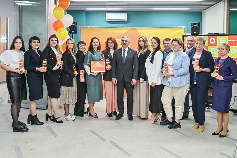 Губернатор Александр Моор поздравил победителей международной премии #МЫВМЕСТЕ