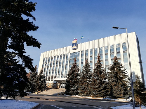 В администрацию Тюмени примут на работу консультанта с зарплатой до 43 тысяч рублей