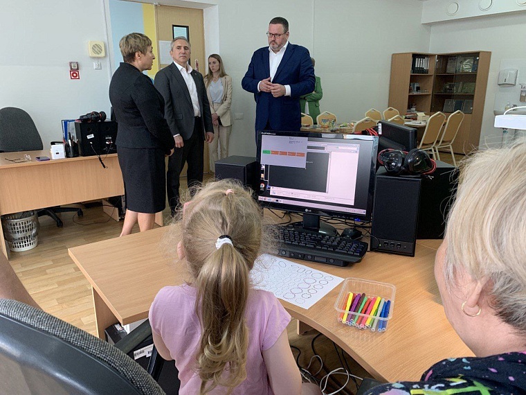 Глава Минтруда Антон Котяков осмотрел тюменские реабилитационные центры «Родник» и «Пышма»