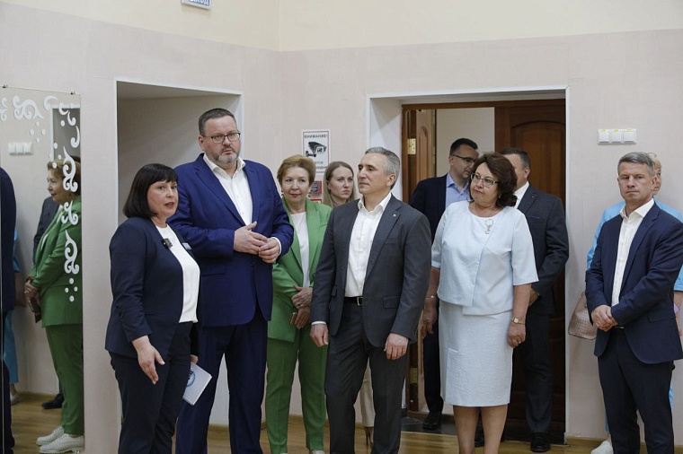 Глава Минтруда Антон Котяков осмотрел тюменские реабилитационные центры «Родник» и «Пышма»