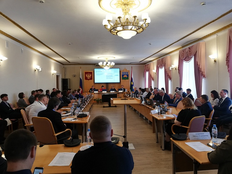 Цена, комфорт, экология: тенденции жилищного строительства обсудили в Тюменской областной думе