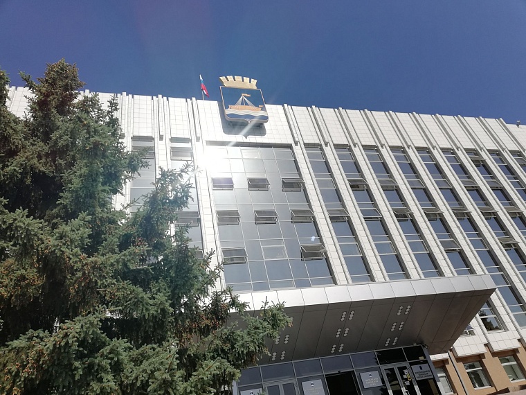 Стало известно, когда отчитаются о работе в 2020 году Александр Моор и Руслан Кухарук