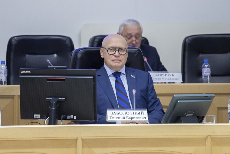 Председатель Тюменской гордумы предложил ввести для студентов обязательную вакцинацию против COVID-19