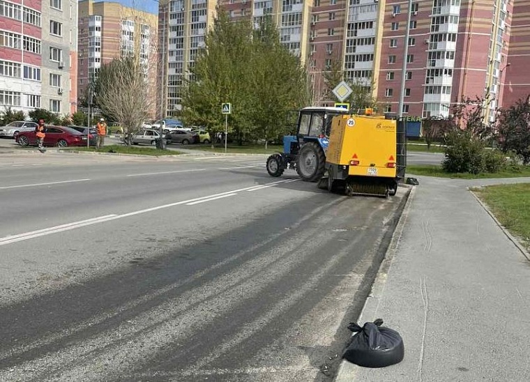 После неудовлетворительной оценки Максима Афанасьева на уборку в Плеханово вышли два субподрядчика
