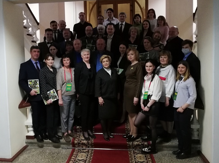 В Тюменской облдуме представили первую книгу, посвященную особо охраняемым природным территориям региона