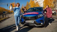 Lada X-Ray, на которой Дмитрий Артюхов объезжал Ямал, подарили общественникам из Муравленко