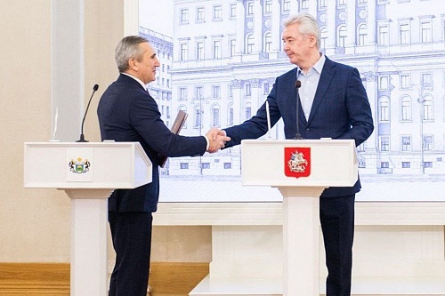 Александр Моор поздравил Сергея Собянина с юбилеем от имени земляков-тюменцев