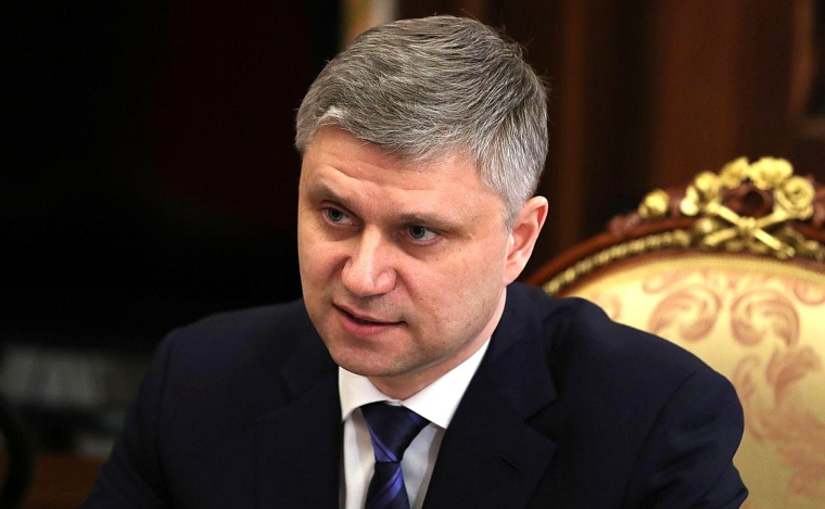 Олег Белозёров. Биография