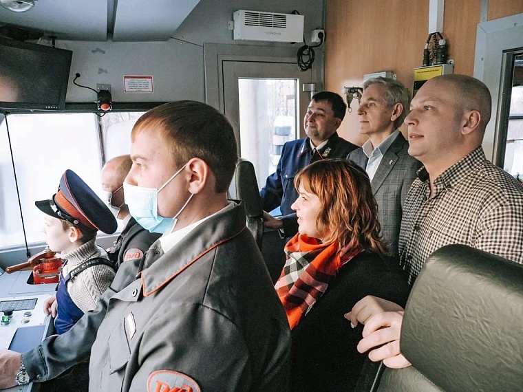 В 2021 году Андрей Артюхов осуществил мечту девятилетнего Мирона Титова, который хотел побывать в роли машиниста.