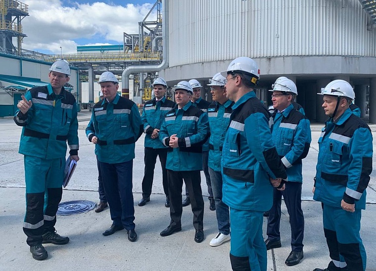 Александр Моор с министром Максимом Решетниковым и полпредом Владимиром Якушевым работает в Тобольске