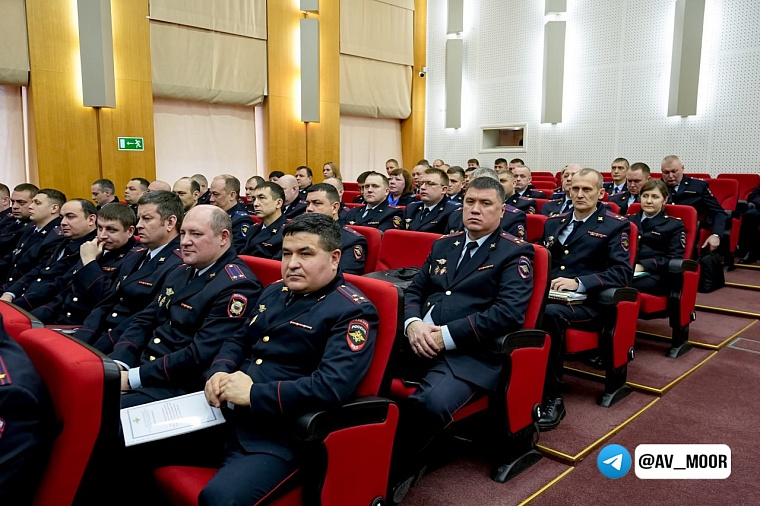 Александр Моор обозначил задачи полицейским на 2025 год