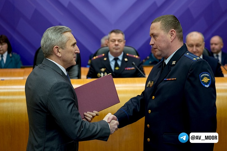 Александр Моор обозначил задачи полицейским на 2025 год