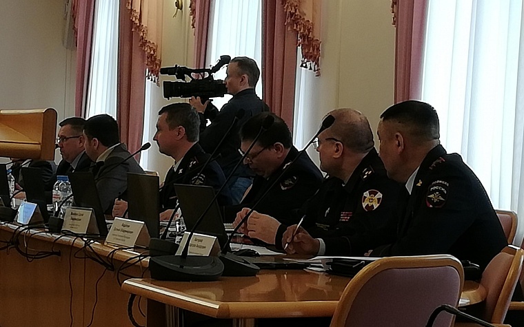 Представители МВД ответили на вопрос депутата о запрещённой молодежной группировке в Тюмени