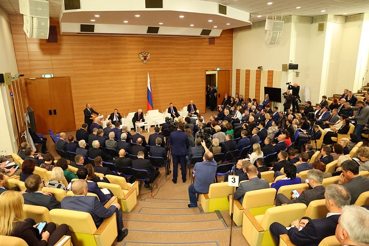 В ЕР поддержали рост расходов бюджета на образование и науку