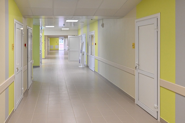 Александр Моор распорядился выделить 20 миллионов на оборудование для поликлиники в Викулово